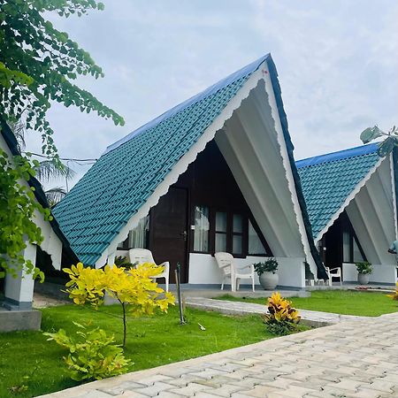 Surfing Beach Nilaveli Trincomalee Exterior foto