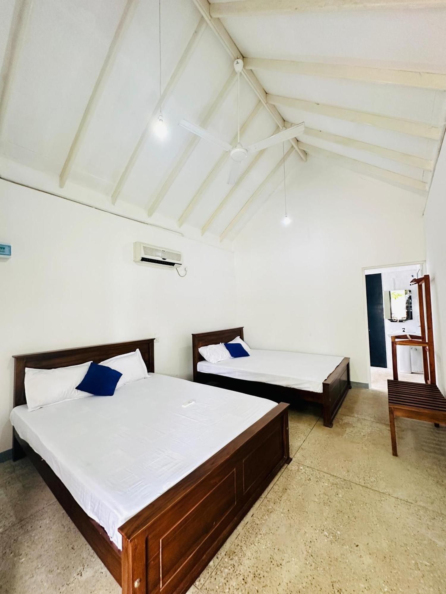 Surfing Beach Nilaveli Trincomalee Exterior foto